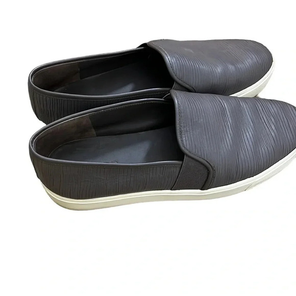 VINCE Blair 5 Slip-On Sneaker DK Smoke Le size 7.5M - EUC. - Picture 2 of 6